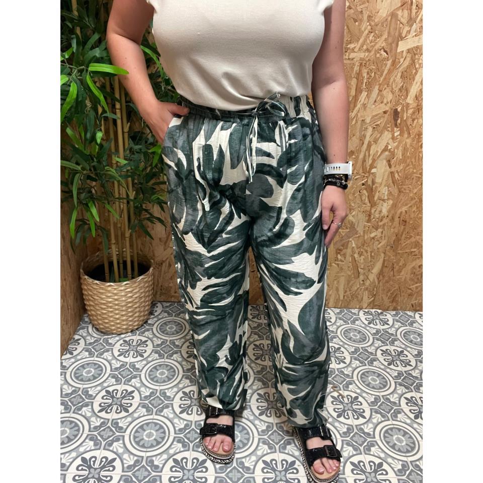 Pantalón Estampado Hojas