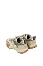 Deportivos beige estampados