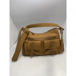 Bolsos 2 bolsillos delanteros con detalles dorados
