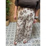 Pantalón Estampado Flores Abertura Lateral