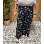 Pantalón Estampado Flores Abertura Lateral