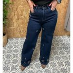 Pantalón Vaquero Flores Bordadas