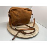 Bandolera Ante Bordada Remaches Dorados