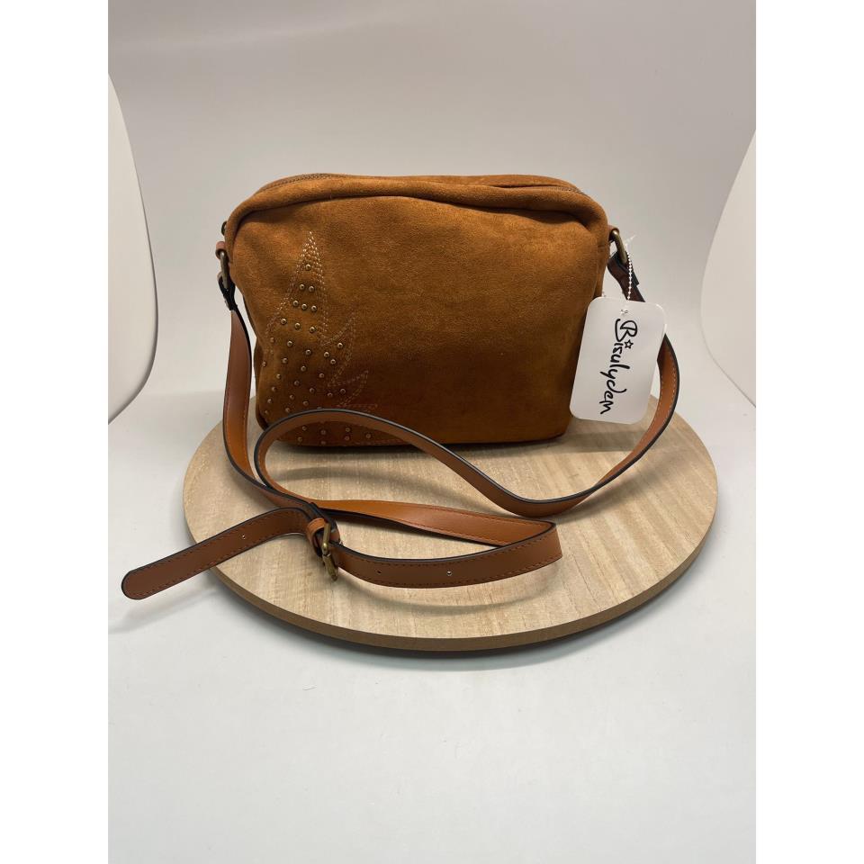 Bandolera Ante Bordada Remaches Dorados