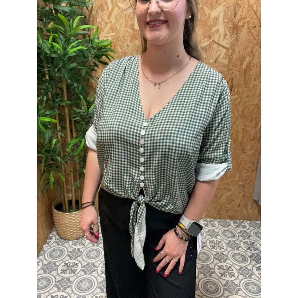 Blusa de Cuadros Anudada