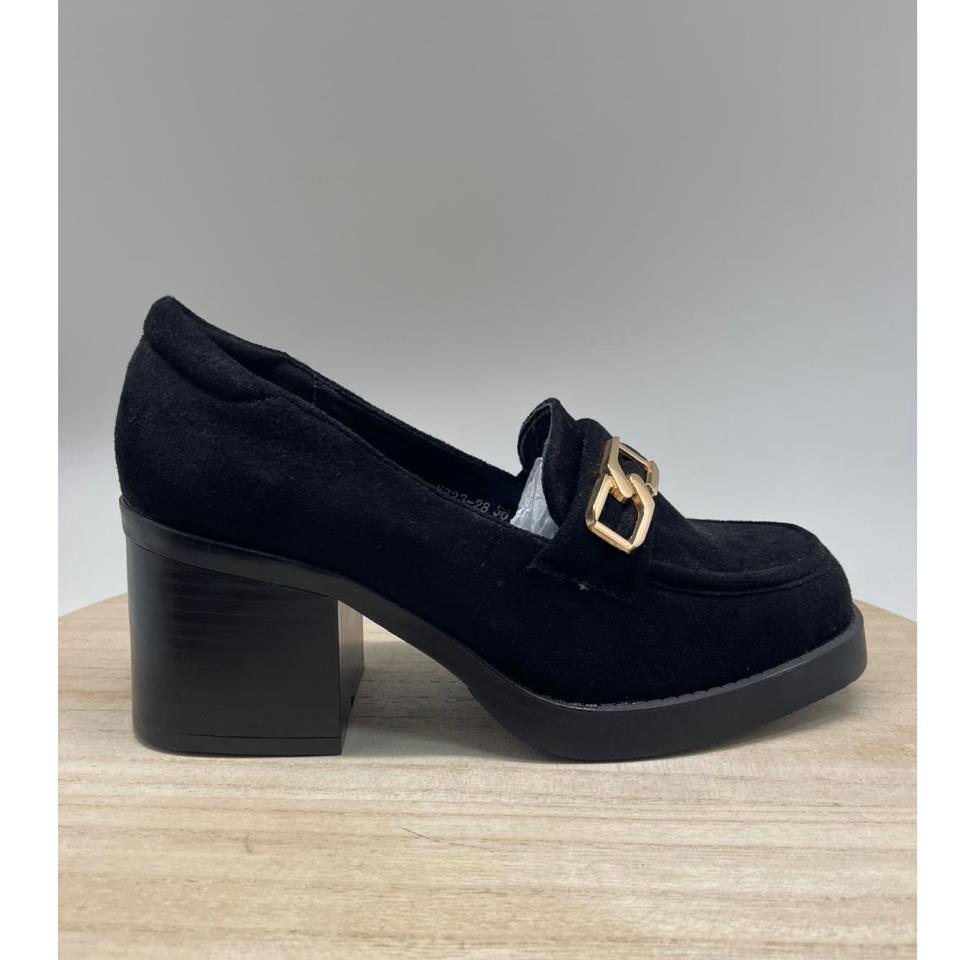 Mocasín Tacón Ante con Cadena